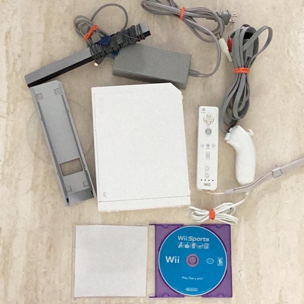 Nintendo Wii Console & Wii Sports Game RVL-001 Console Complete In Box - Picture 5 of 14